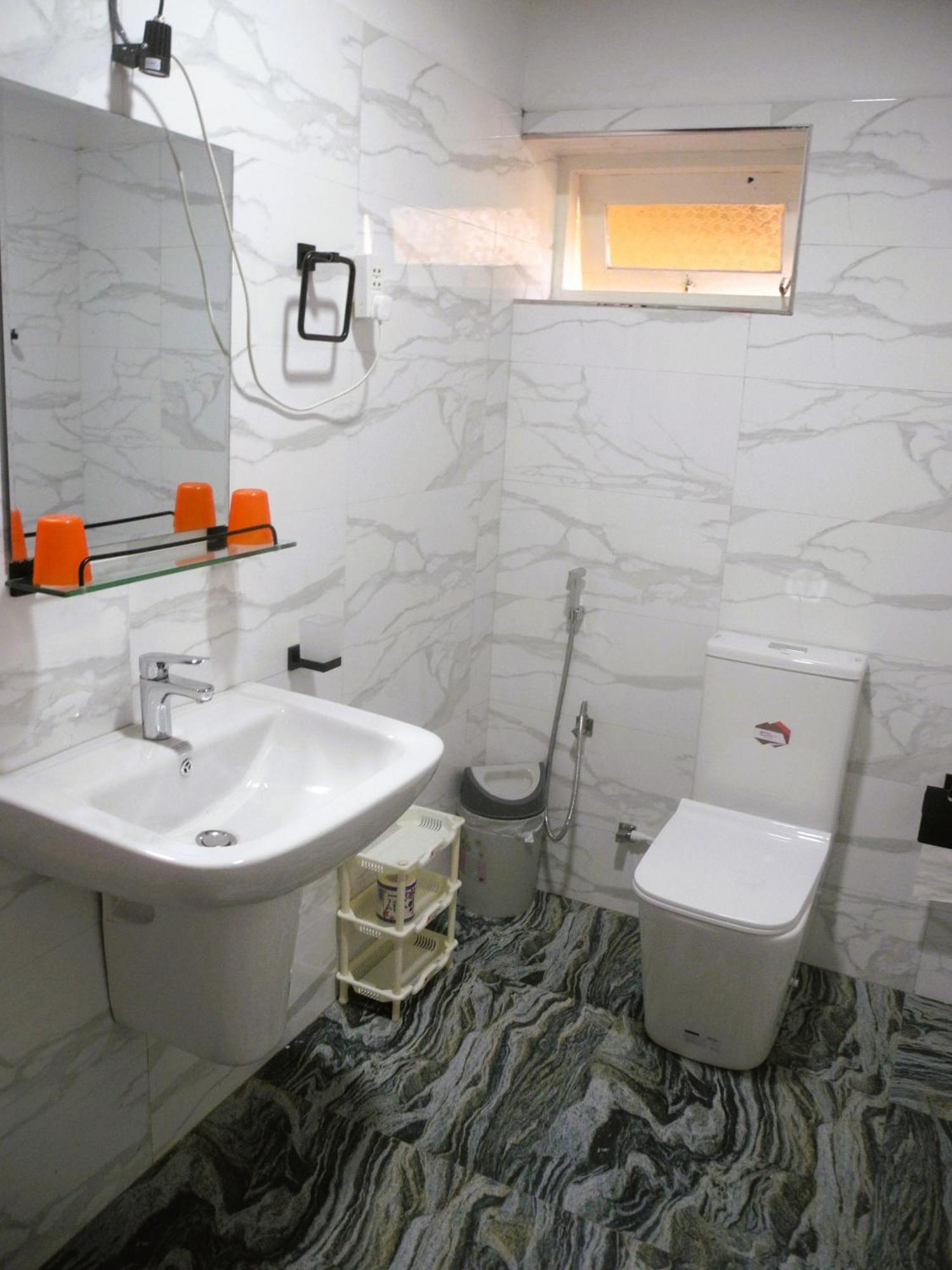 Top Of The Hill Guesthouse Уелигама Екстериор снимка