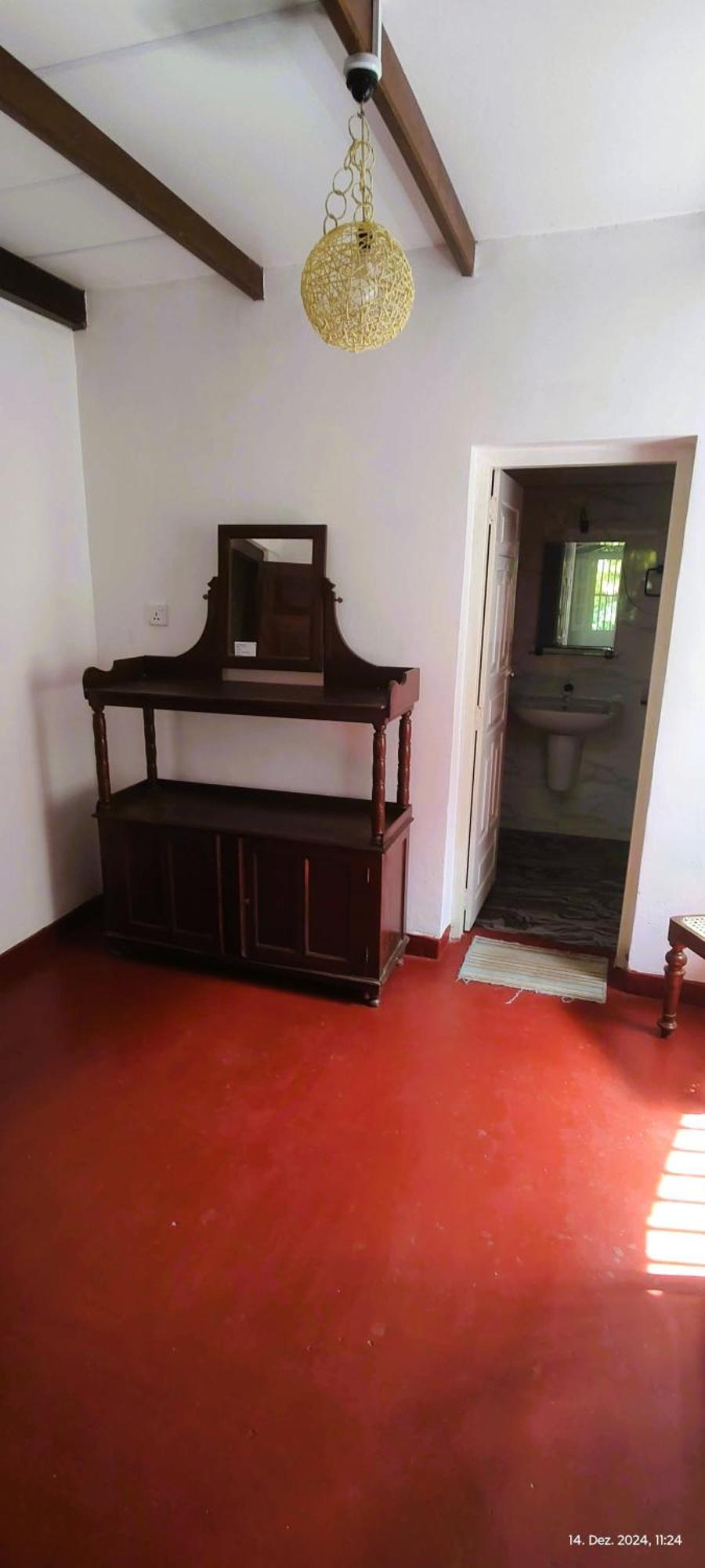 Top Of The Hill Guesthouse Уелигама Екстериор снимка
