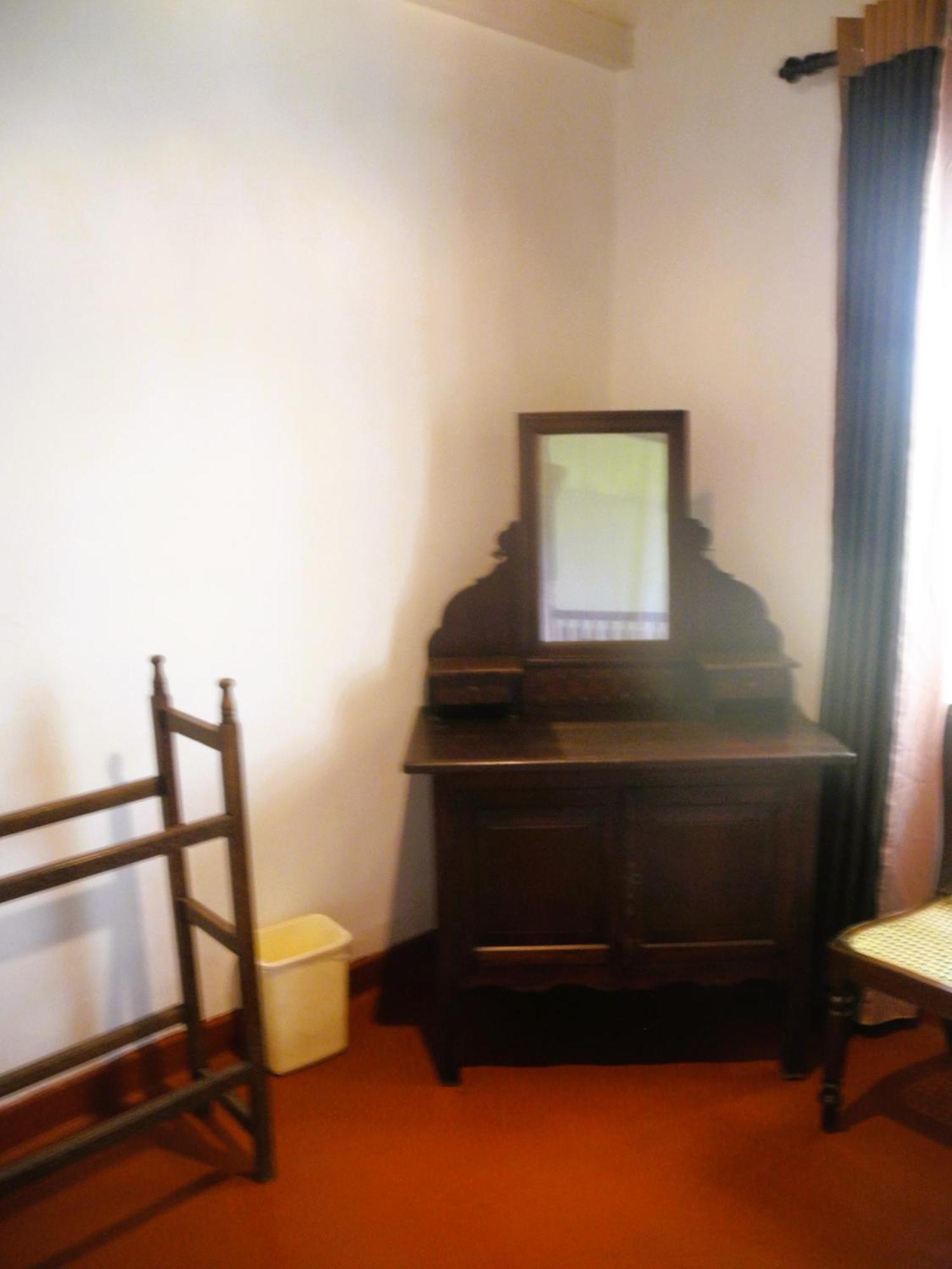 Top Of The Hill Guesthouse Уелигама Стая снимка