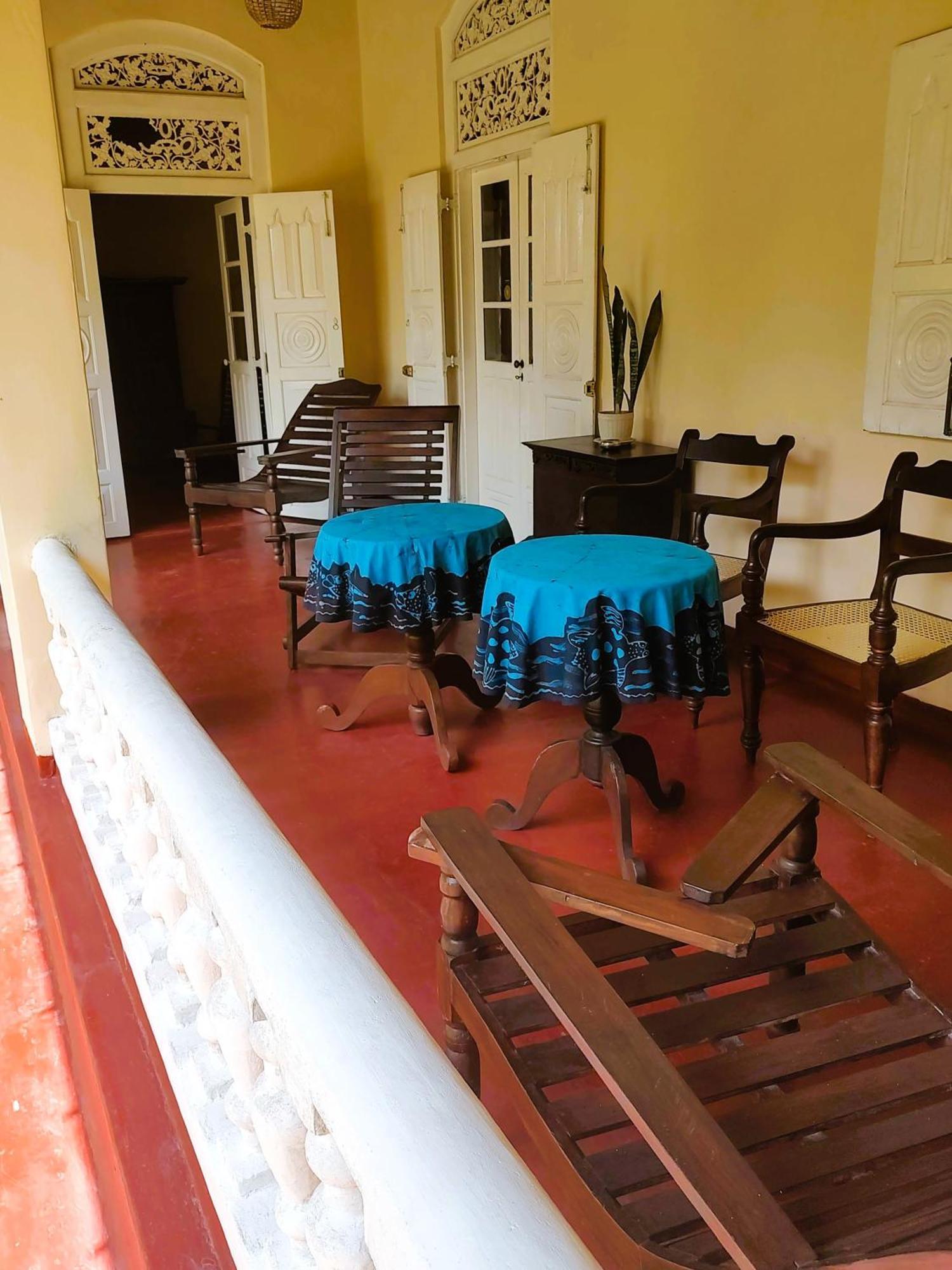 Top Of The Hill Guesthouse Уелигама Екстериор снимка
