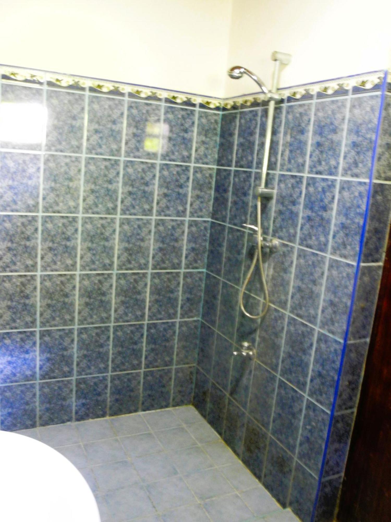 Top Of The Hill Guesthouse Уелигама Стая снимка